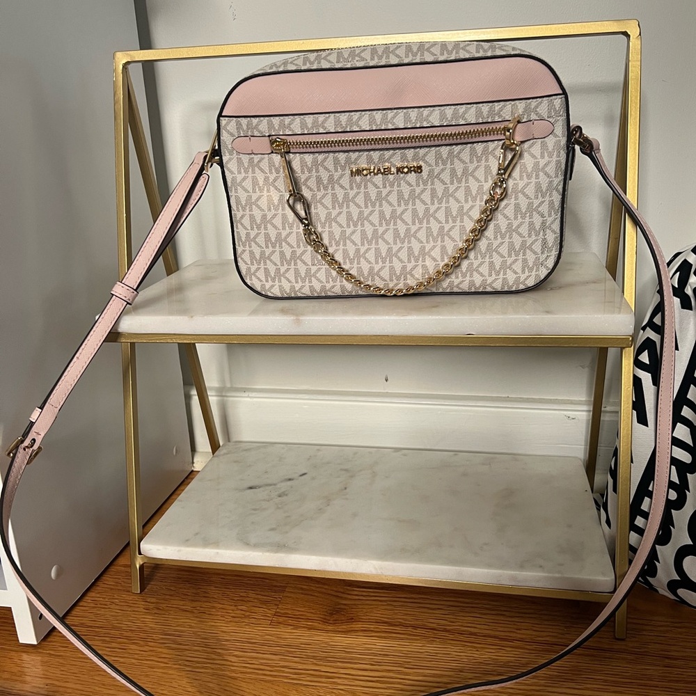 NWOT✨ Michael Kors Jet Set Large Logo Crossbody
